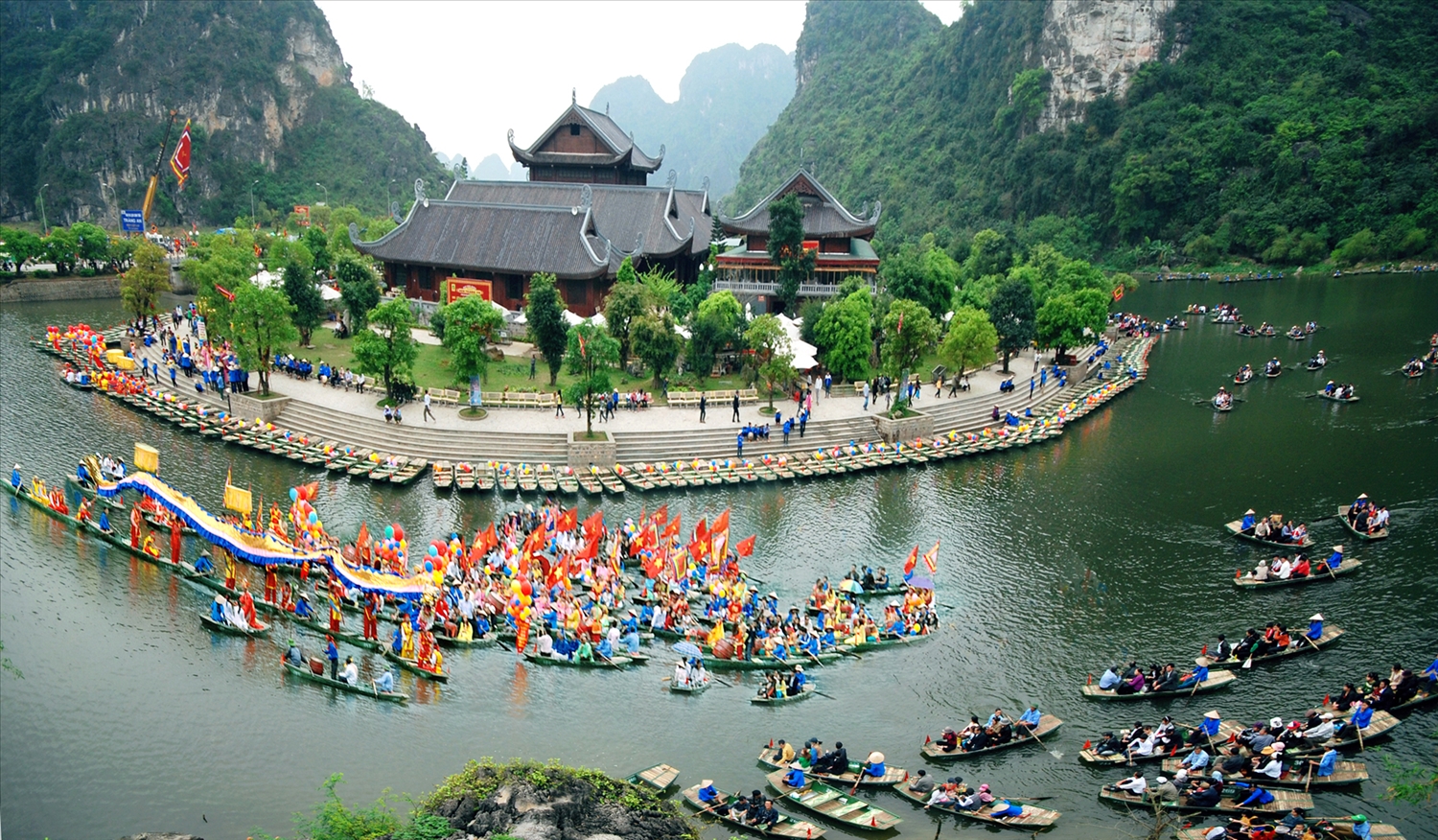 Hoa Lu travel destination